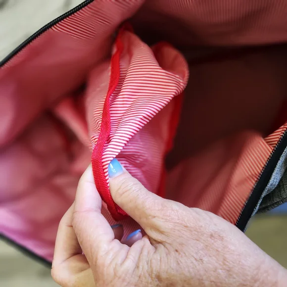 Herschel Supply Co. Novel Duffel Bag Grey Travel Gym Weekend Over Night - Picture 10 of 11